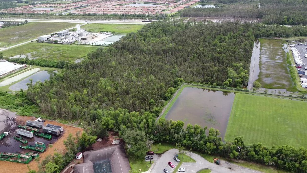 3960 Canal St, Fort Myers, FL à vendre - Vidéo sur l’annonce professionnelle – Image 2 sur 4