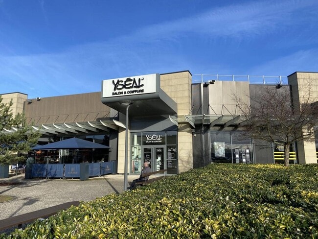 Plus de détails pour Place Jean-Pierre Pincemin, Sens - Local commercial à louer