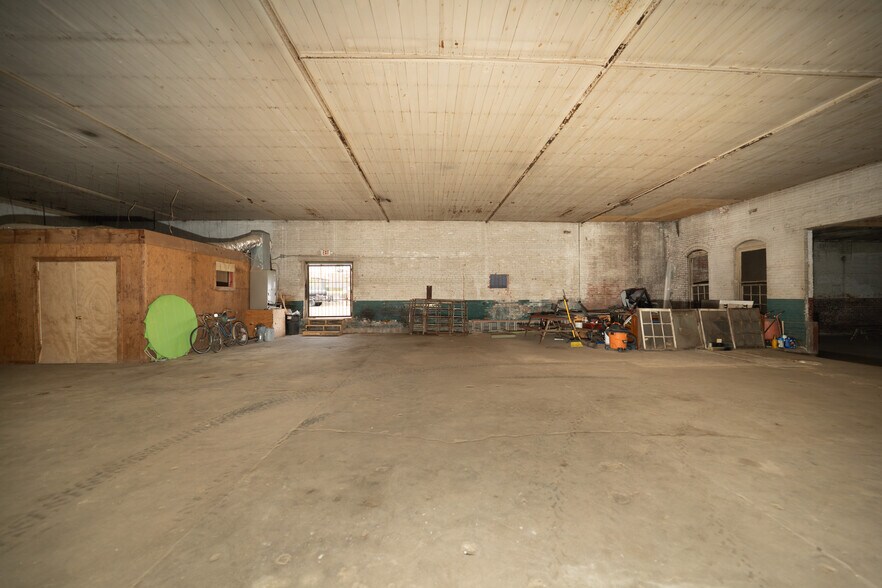 201 E Houston Ave, Crockett, TX à vendre - Photo intérieure – Image 3 sur 19