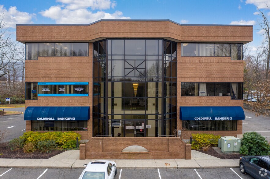 2 Corporate Dr, Trumbull, CT à louer - Photo de l’immeuble – Image 3 sur 3