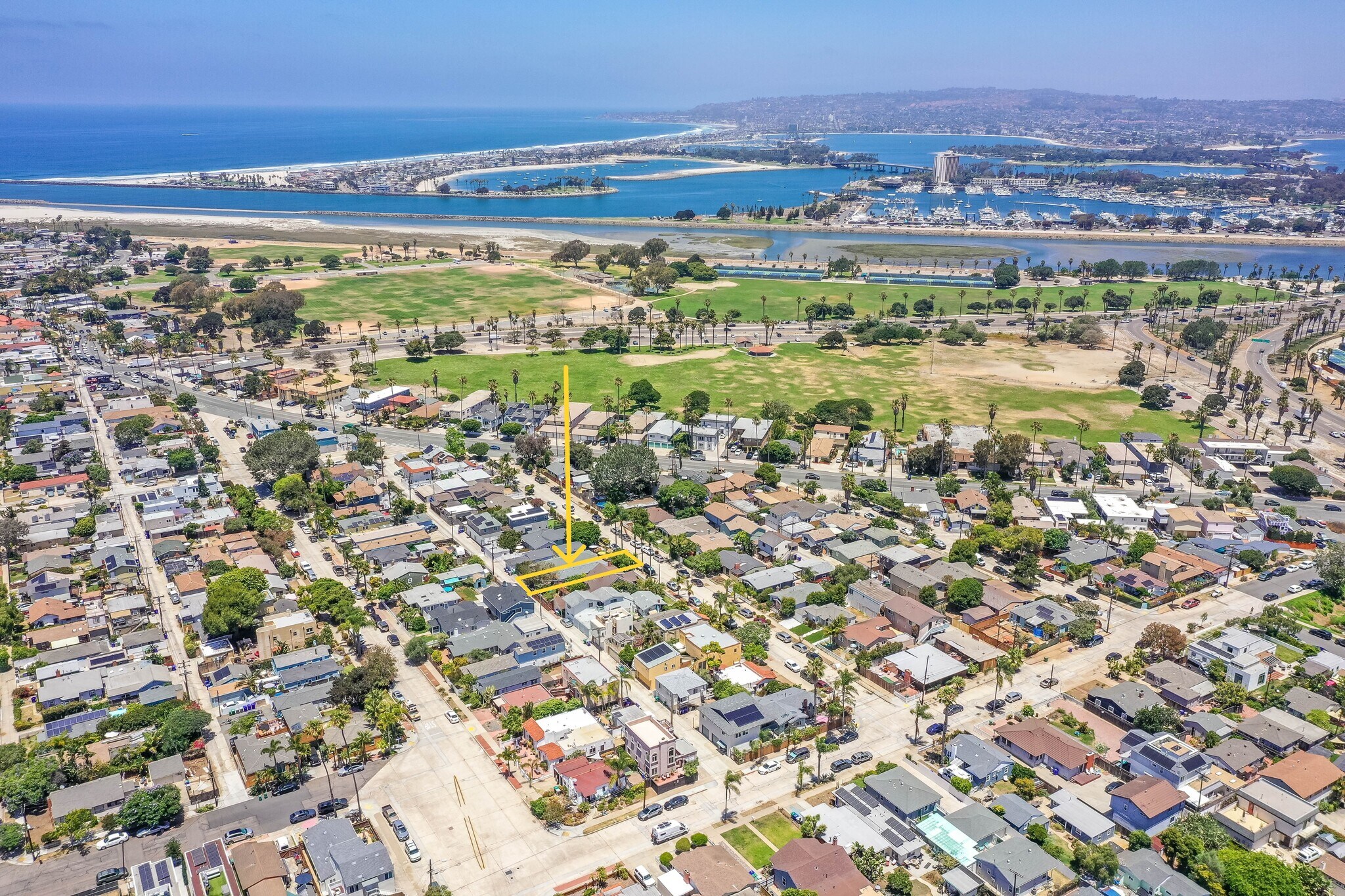4637 Larkspur St, San Diego, CA à vendre Photo de l’immeuble– Image 1 sur 12