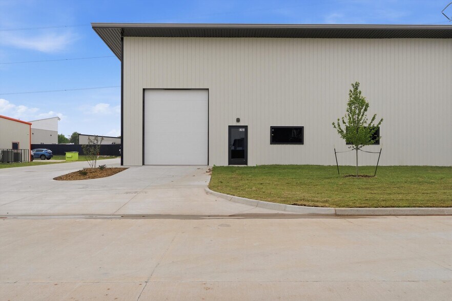 616 124th St, Oklahoma City, OK à louer - Photo de l’immeuble – Image 2 sur 13