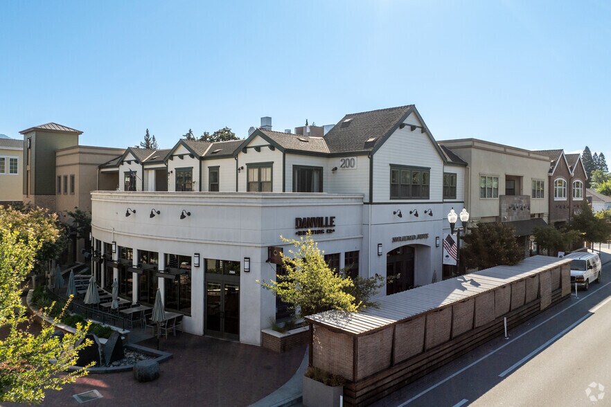 200 Railroad Ave, Danville, CA à louer - Photo de l’immeuble – Image 2 sur 11