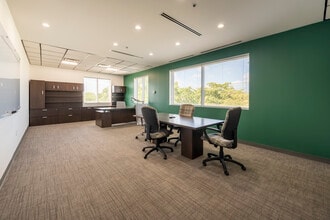 1095 Broken Sound Pky, Boca Raton, FL à louer Photo intérieure– Image 2 sur 16