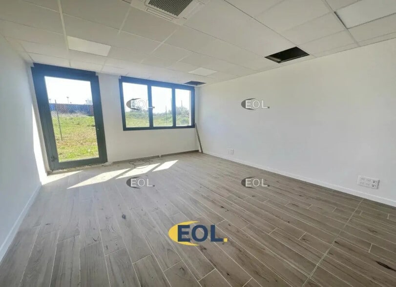 Bureau dans Saint-Pathus à louer - Photo de l’immeuble – Image 3 sur 5