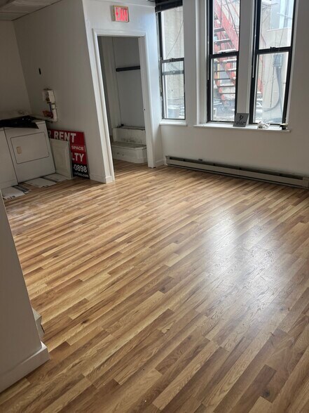 307 Wall St, Kingston, NY à louer - Photo de l’immeuble – Image 3 sur 7