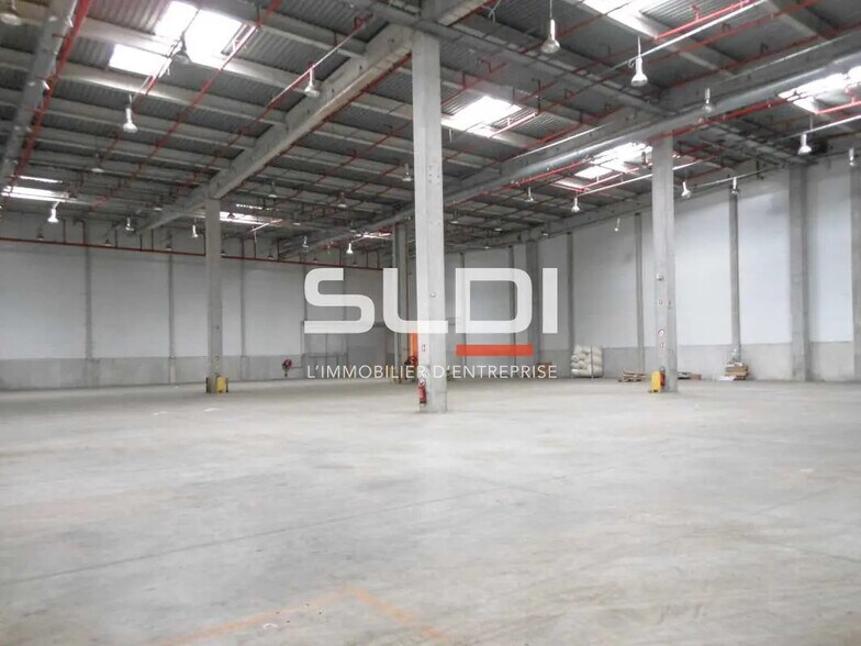 Industriel/Logistique dans Vaulx-Milieu à louer - Photo de l’immeuble – Image 3 sur 5