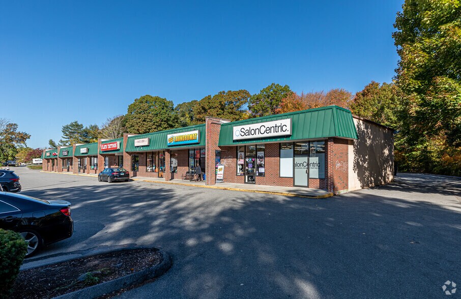 970-992 Poquonnock Rd, Groton, CT à louer - Photo de l’immeuble – Image 2 sur 5