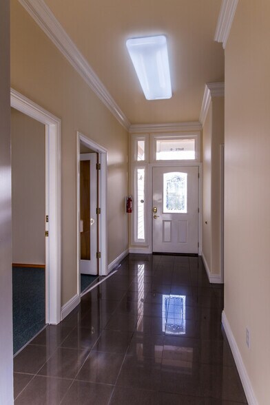 955 Malin Ln SW, Tumwater, WA à louer - Photo de l’immeuble – Image 3 sur 12