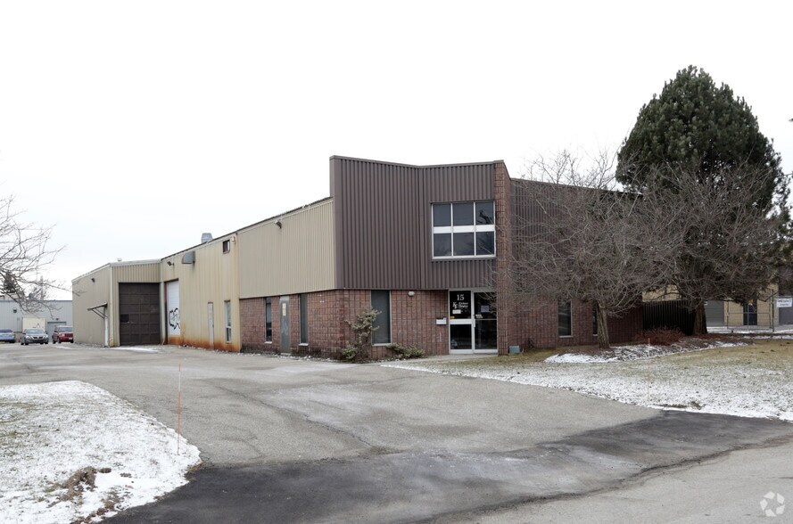 15 Howard Pl, Kitchener, ON à vendre - Photo de l’immeuble – Image 3 sur 38