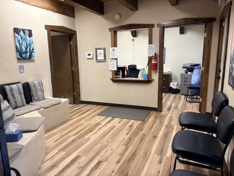 1213 Gusdorf Rd, Taos, NM à vendre - Photo de l’immeuble – Image 3 sur 5