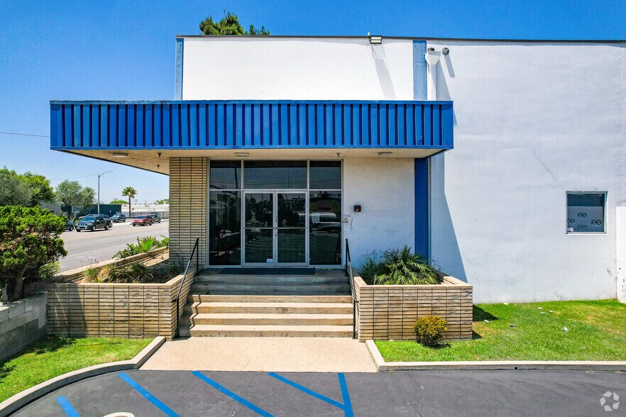 6909 E Washington Blvd, Montebello, CA à louer - Photo de l’immeuble – Image 3 sur 5