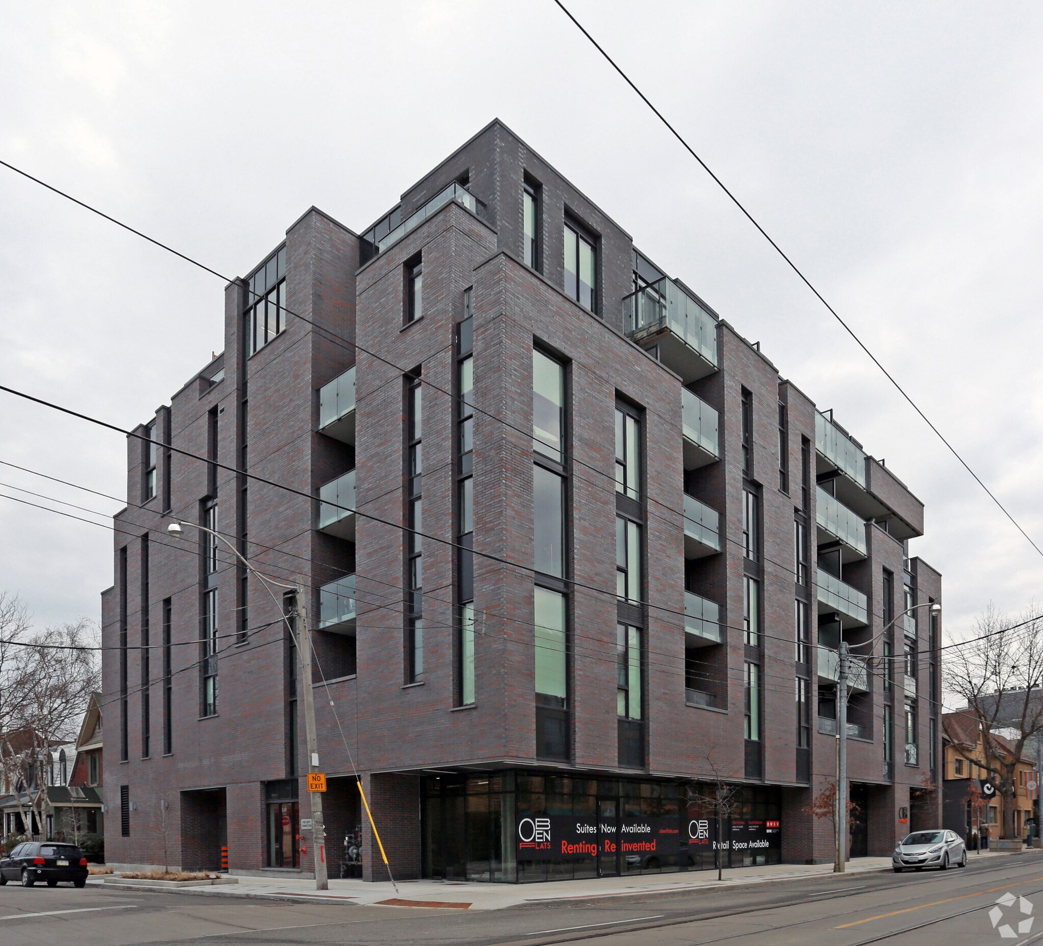 1075 Queen St E, Toronto, ON à louer Photo principale– Image 1 sur 5