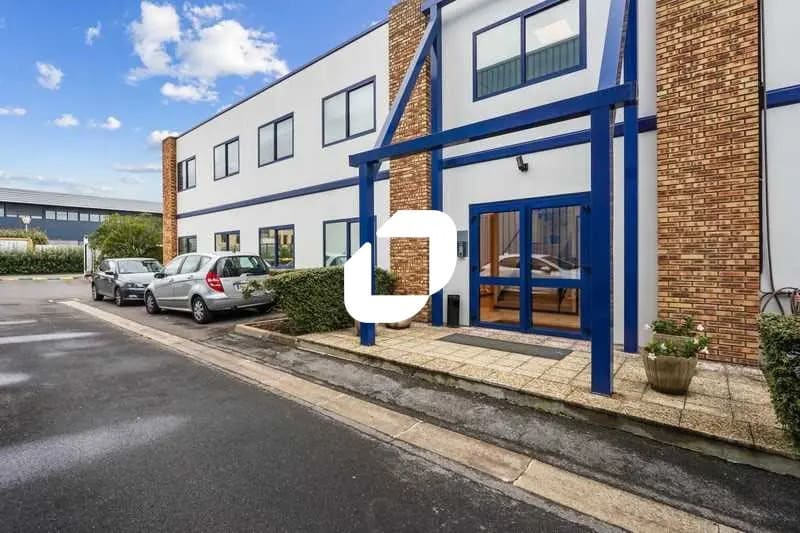 Bureau dans Nozay à louer - Photo de l’immeuble – Image 2 sur 13