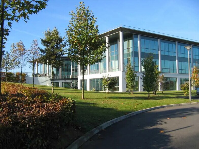 229 Rue De La Belle Etoile, Roissy-en-France à louer - Photo de l’immeuble – Image 1 sur 11