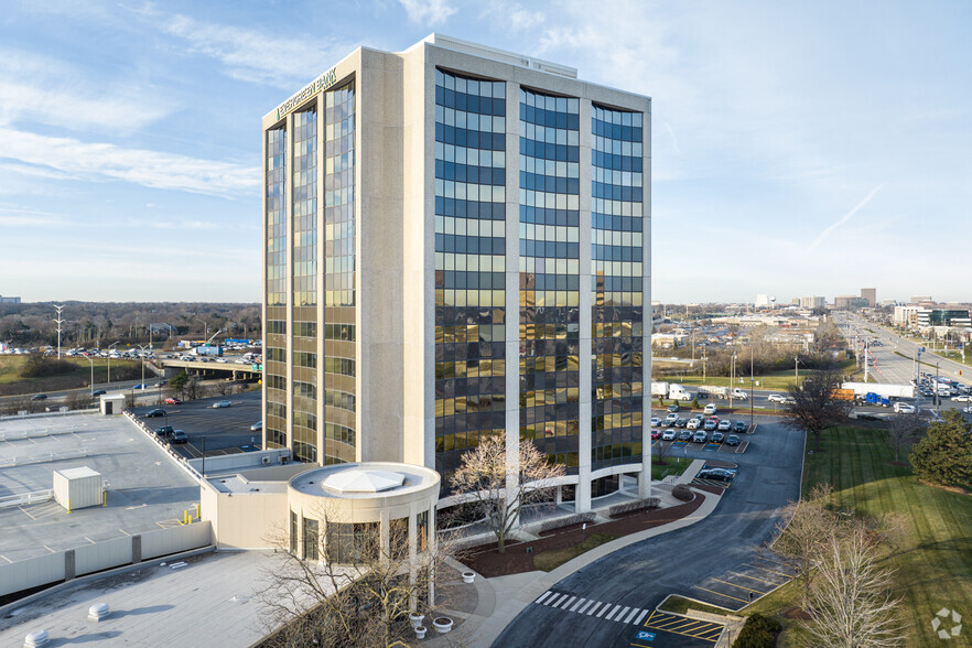 1415 W 22nd St, Oak Brook, IL à louer - Photo de l’immeuble – Image 2 sur 49