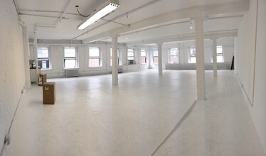 37 Greenpoint Ave, Brooklyn, NY à louer Photo intérieure– Image 1 sur 5