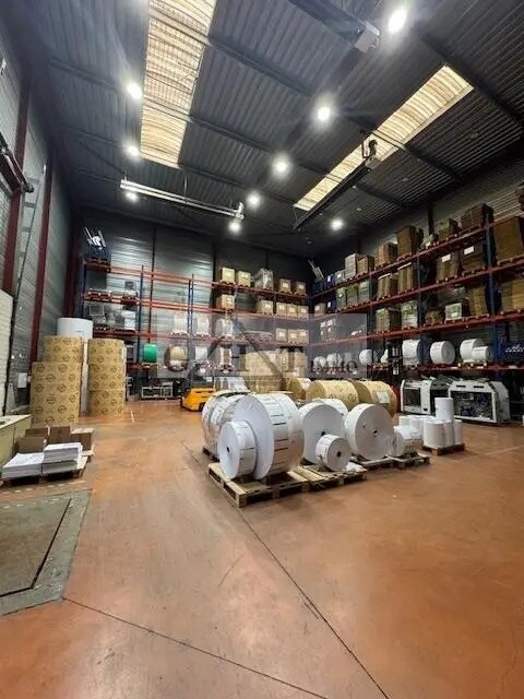 Industriel/Logistique dans Morangis à louer Photo de l’immeuble– Image 1 sur 5