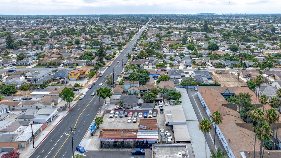 15111-15121 Clark Ave portefeuille de 2 biens à vendre sur LoopNet.fr - Aérien – Image 2 sur 8