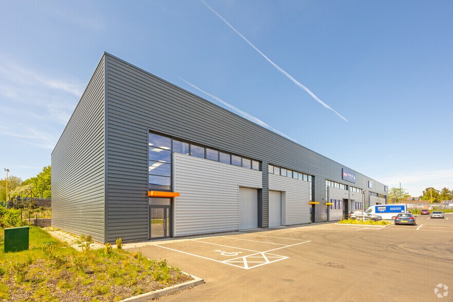 Glaisdale Dr E, Nottingham à louer - Photo de l’immeuble – Image 1 sur 3