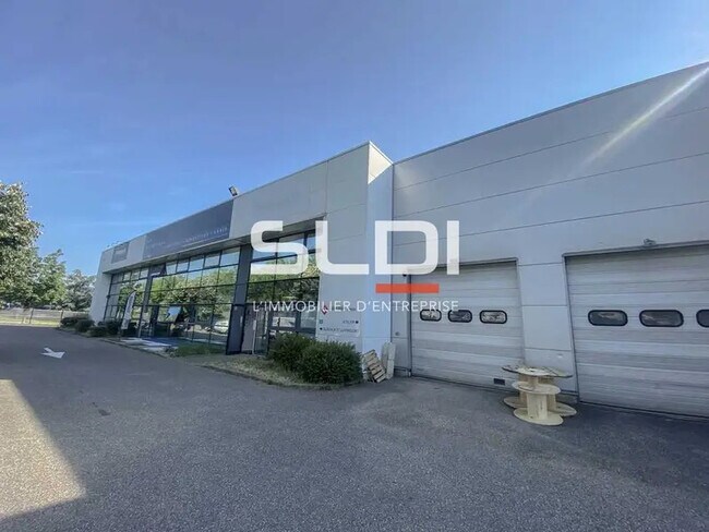 Plus de détails pour 81 Rue Elisée Reclus, Décines-Charpieu - Local d'activités à louer