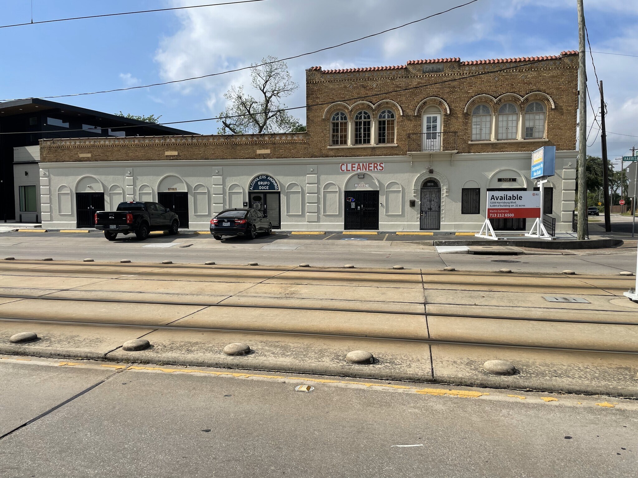 5208 Harrisburg Blvd, Houston, TX à louer Photo de l’immeuble– Image 1 sur 35