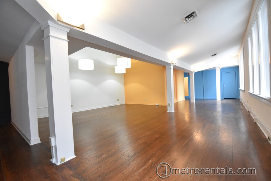 27-29 E Russell St, Columbus, OH à louer - Photo de l’immeuble – Image 2 sur 8