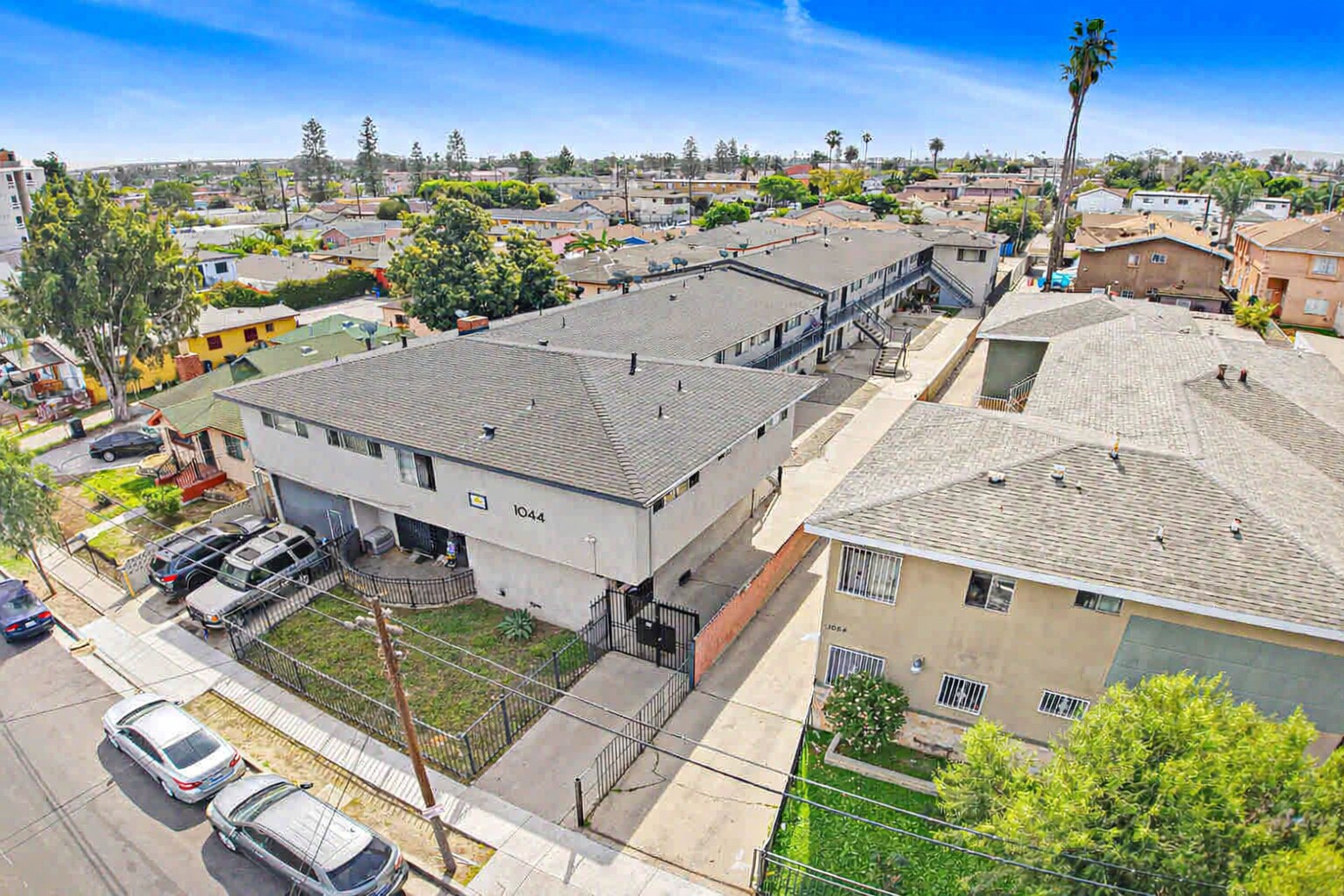 1044 W 110th St, Los Angeles, CA à vendre Photo principale– Image 1 sur 13