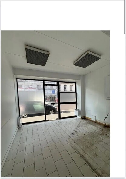 Local commercial dans Versailles à louer - Photo de l’immeuble – Image 3 sur 3