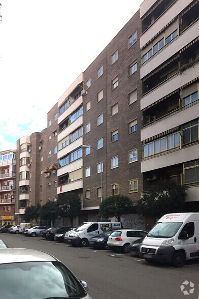 Local commercial dans Alcalá de Henares, Madrid à louer - Photo de l’immeuble – Image 2 sur 2