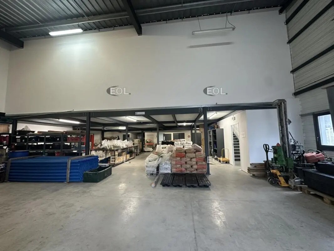 Local d’activités dans Bouc-Bel-Air à louer Photo de l’immeuble– Image 1 sur 6