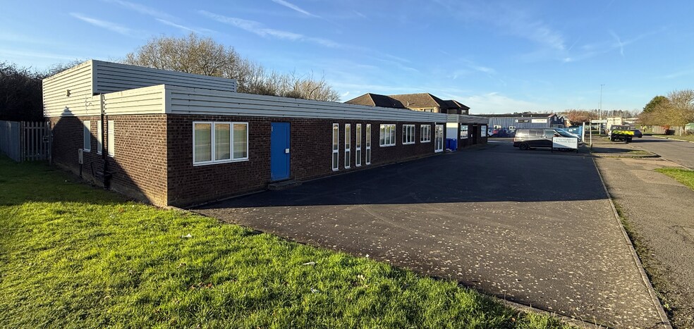 39-41 Sanders Rd, Wellingborough à vendre - Photo principale – Image 1 sur 1
