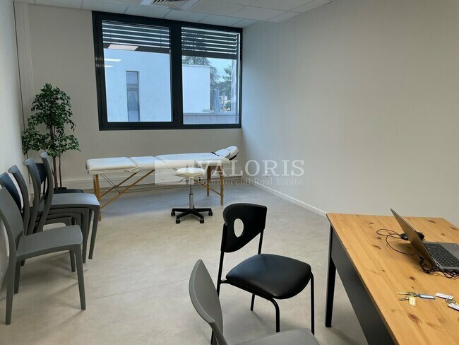 Plus de détails pour Bureau à louer
