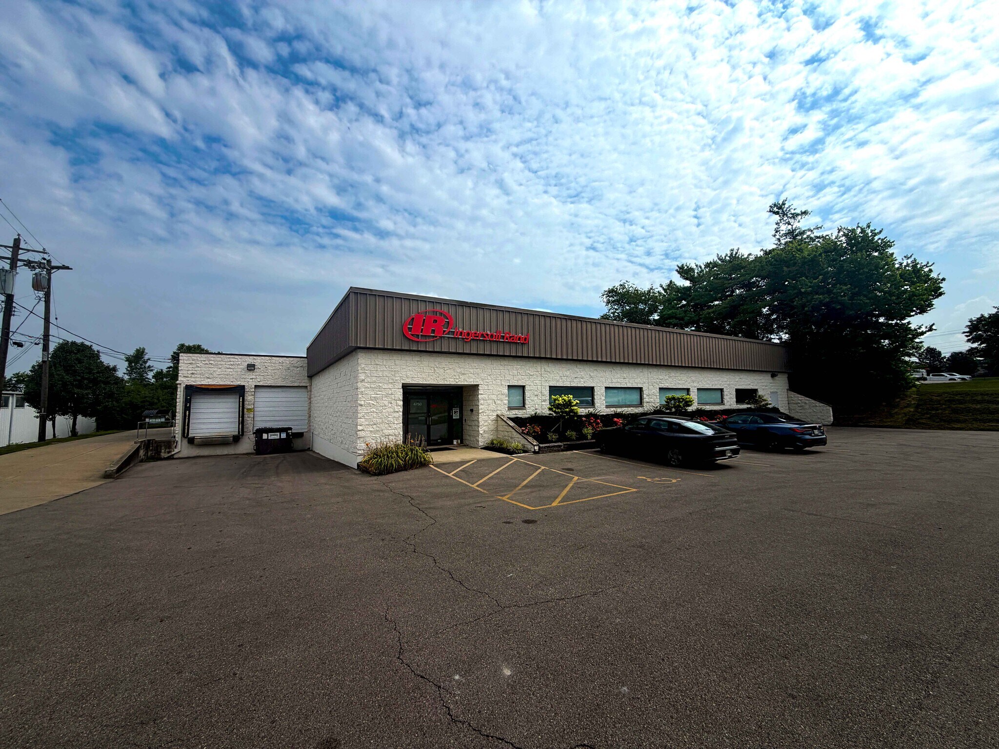 4750 Ashley Dr, Hamilton, OH à louer Photo de l’immeuble– Image 1 sur 6