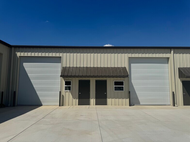 1015 Premier Dr, Ceres, CA à louer - Photo de l’immeuble – Image 3 sur 11