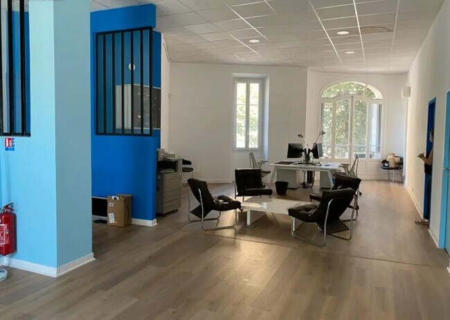 Plus de détails pour Bureau à louer