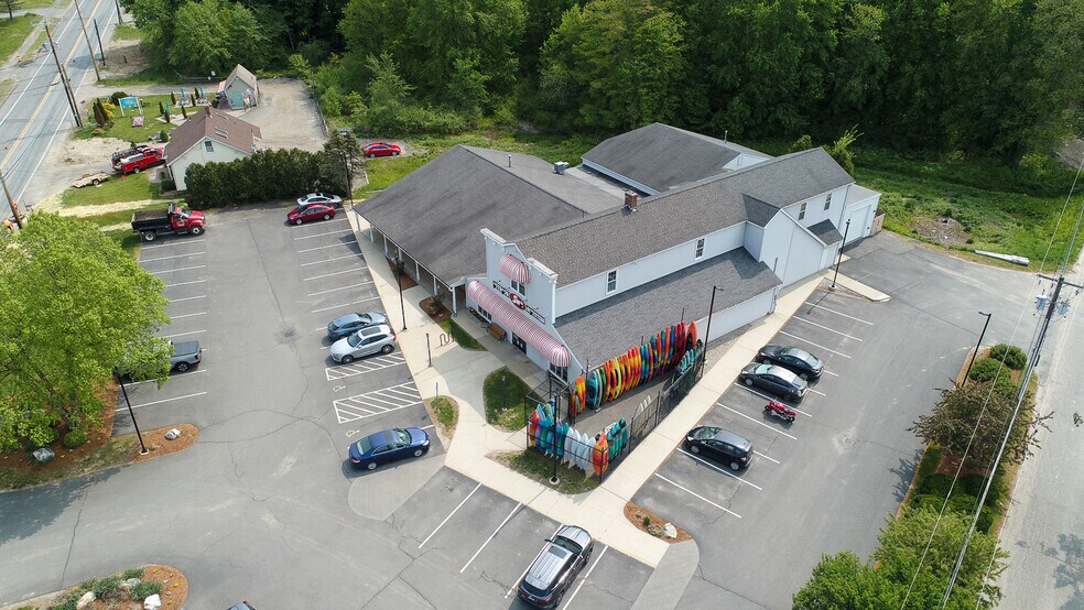 Sam's Outdoor Outfitters portefeuille de 2 biens à vendre sur LoopNet.fr - Photo de l’immeuble – Image 2 sur 11