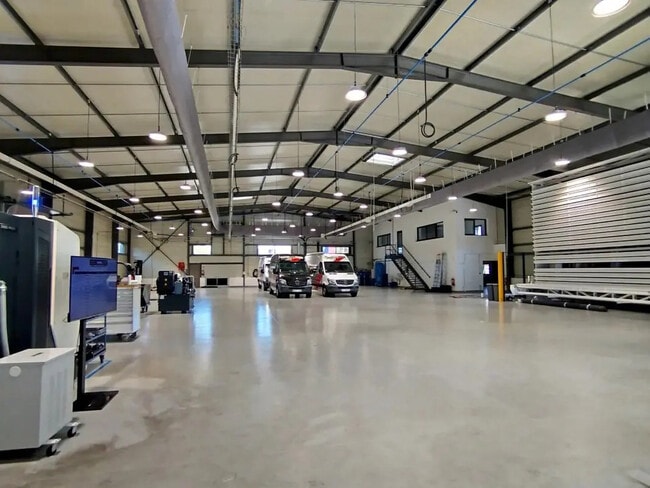 Plus de détails pour Bureau, Local d'activités à louer