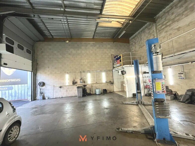 Local d'activités dans Les Mureaux à vendre - Photo intérieure – Image 3 sur 6