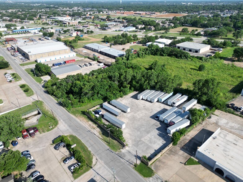 2802 S Pipeline Rd, Euless, TX à louer - Photo de l’immeuble – Image 3 sur 7