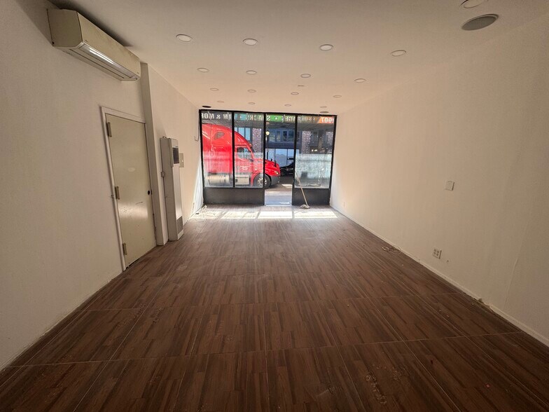 1007 Broadway, Brooklyn, NY à louer - Photo de l’immeuble – Image 3 sur 4
