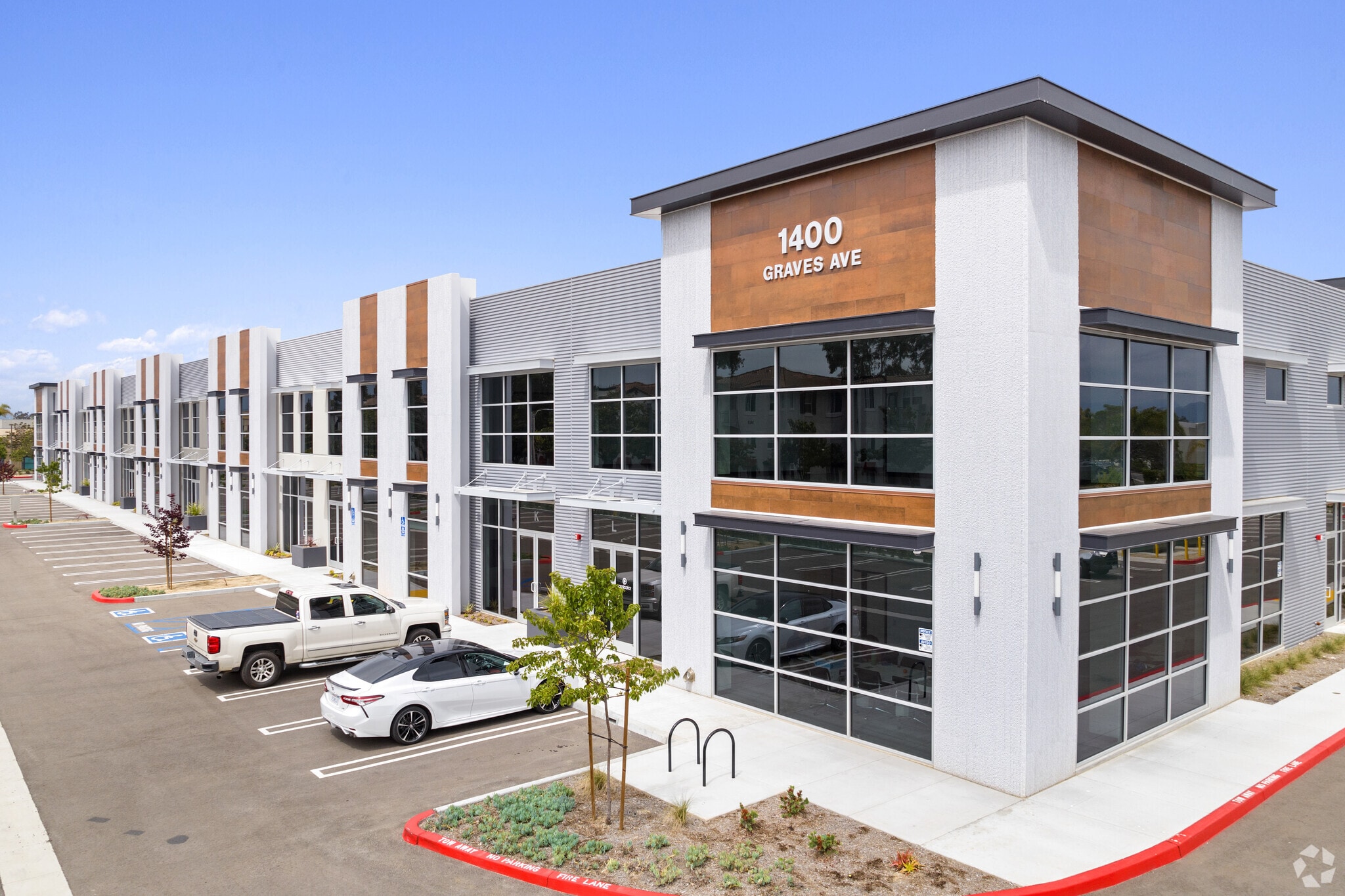 1400 Graves Ave, Oxnard, CA à vendre Photo principale– Image 1 sur 35