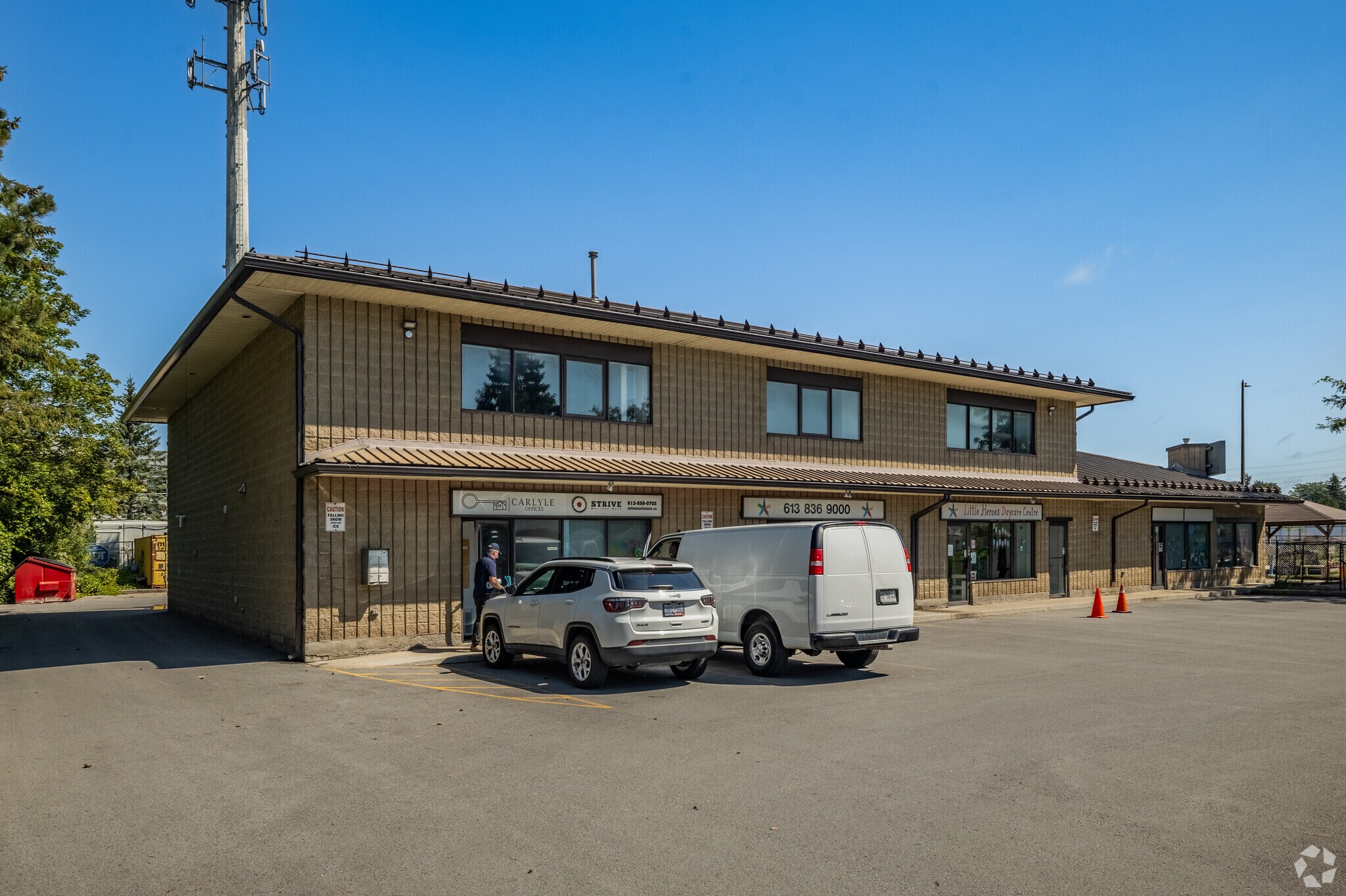 80 Terence Matthews Cres, Ottawa, ON à louer Photo principale– Image 1 sur 3