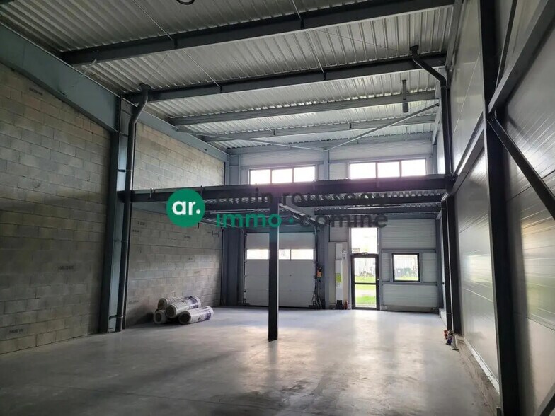 Local d'activités dans La Chapelle-sur-Erdre à vendre - Photo intérieure – Image 2 sur 4