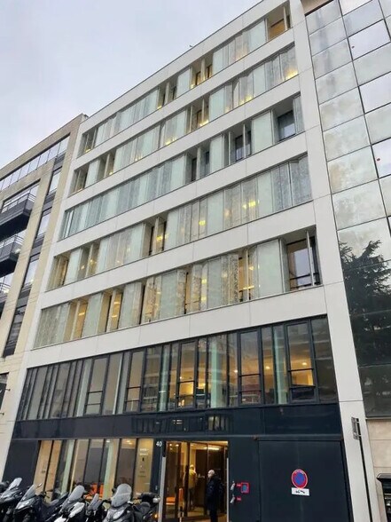 40 Rue Anatole France, Levallois-Perret à louer - Photo de l’immeuble – Image 1 sur 13
