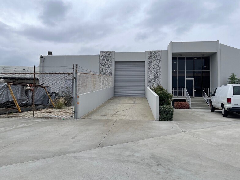 3060 Airport Way, Long Beach, CA à louer - Photo de l’immeuble – Image 3 sur 6