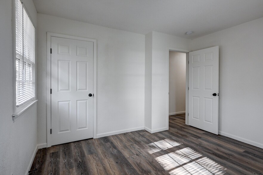 204 E 24th St, Pittsburg, KS à vendre - Photo de l’immeuble – Image 3 sur 5
