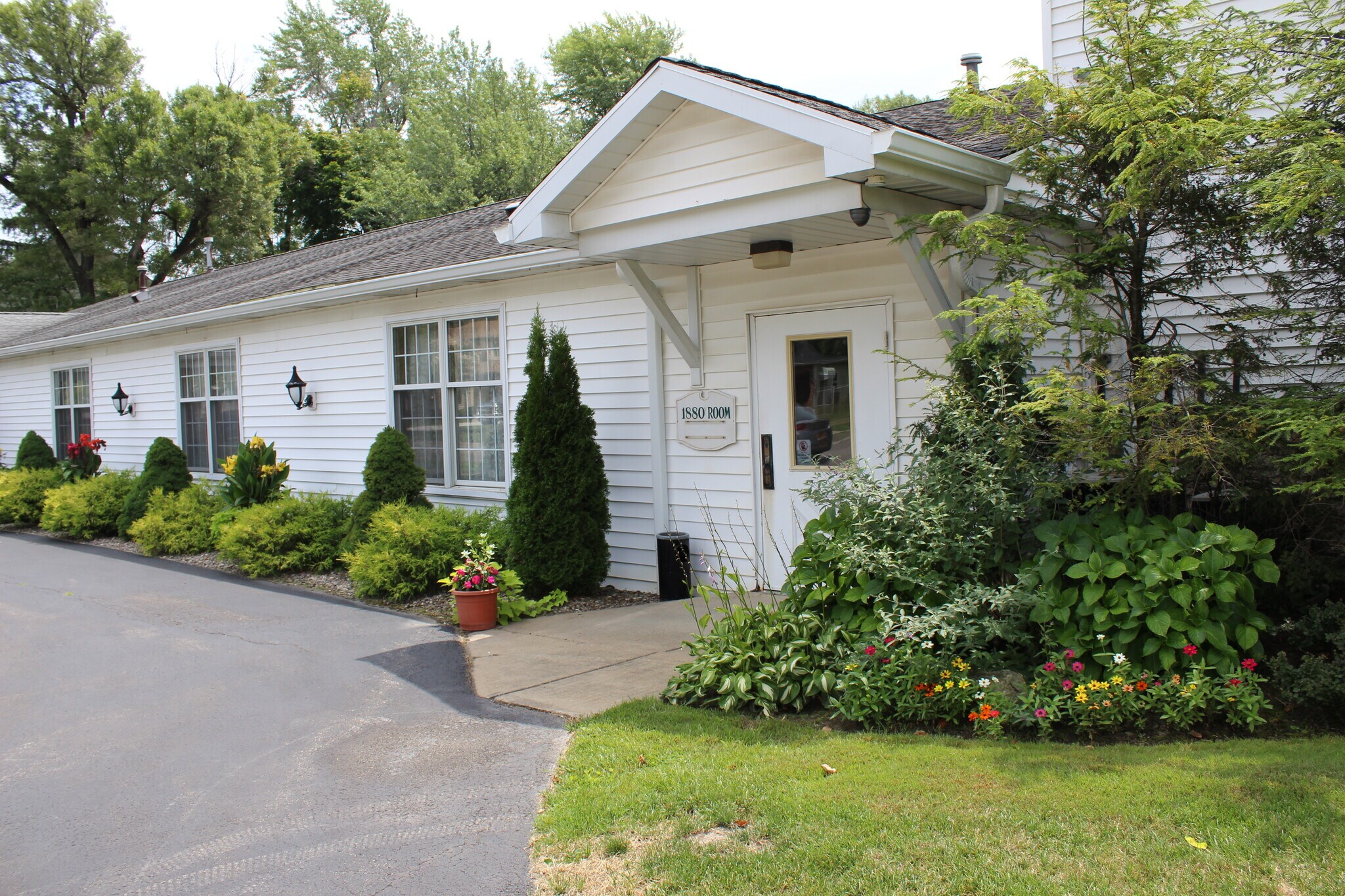 271 Columbia Ave, Depew, NY à vendre Photo de l’immeuble– Image 1 sur 54