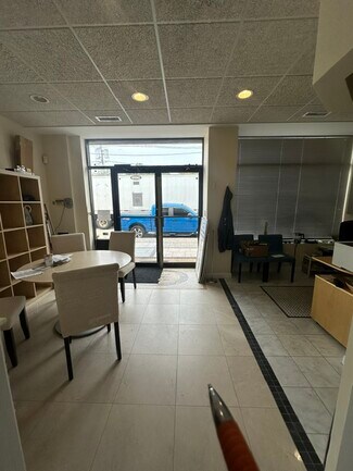 Plus de détails pour 2499 Long Beach Rd, Oceanside, NY - Local d'activités à louer