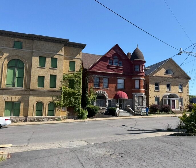 1 Hopper St, Utica, NY à vendre - Photo de l’immeuble – Image 3 sur 23